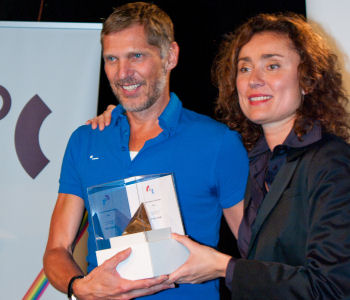 COC-prijs voor Erwin Olaf en Roze in Blauw
